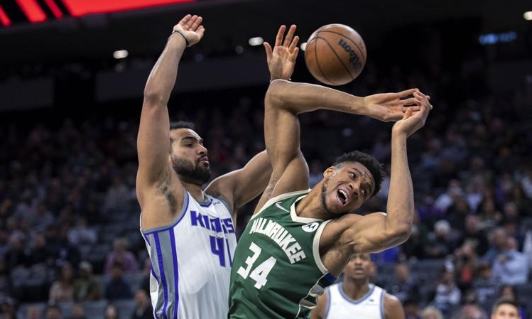 NBA: Συνεχίζουν την προέλαση οι Μπακς - Εντυπωσιακός Αντετοκούνμπο (photos+video)