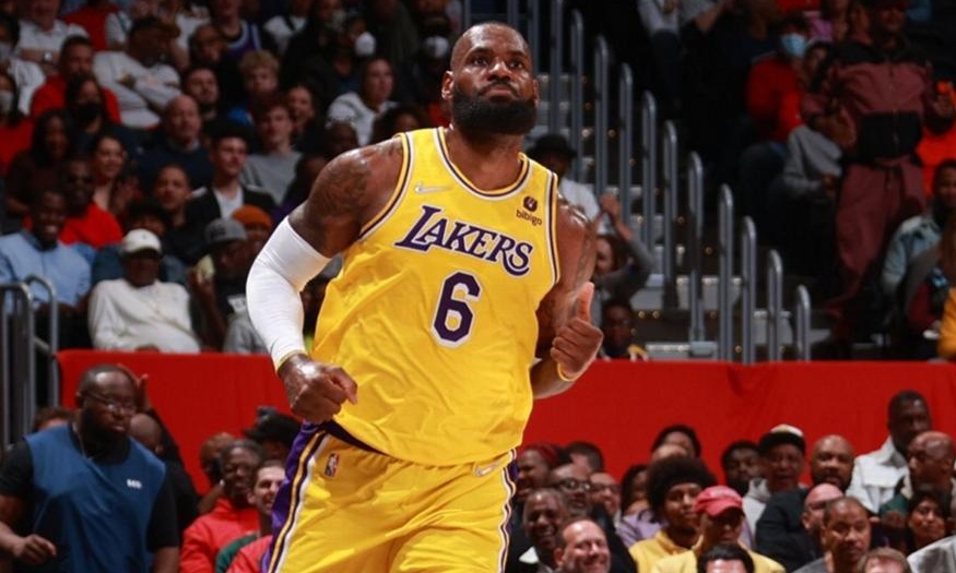 Λεμπρόν: «Μακάρι να γίνω Νο1, αλλά δεν σκέφτομαι τον Τζαμπάρ»