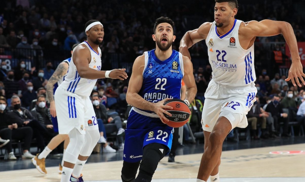 Αναντολού Εφές-Ρεάλ 93-90: «Μαγικός» Μίτσιτς!