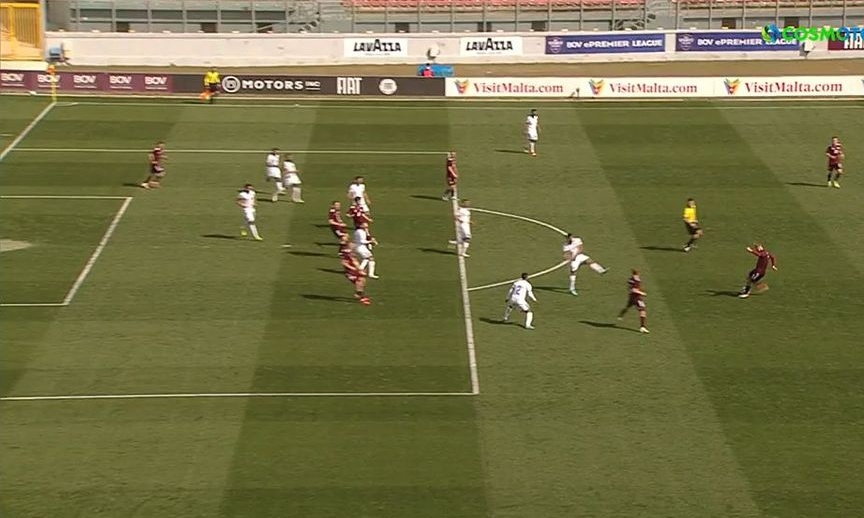 Κι όμως μέτρησε - Παίκτης που είναι πάρα πολλά μέτρα οφσάιντ σκόραρε (videos)