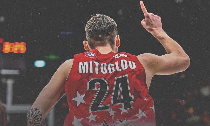 Αρμάνι: Ο Μήτογλου «καθάρισε» τη Βαρέζε!