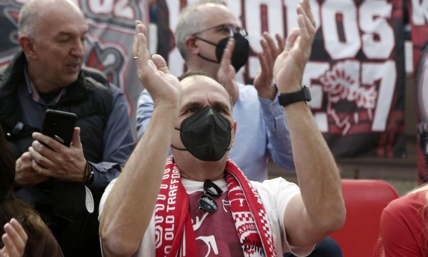 Με κασκόλ του Ολυμπιακού ο Γεραπετρίτης στον θρίαμβο του πόλο γυναικών (pics)