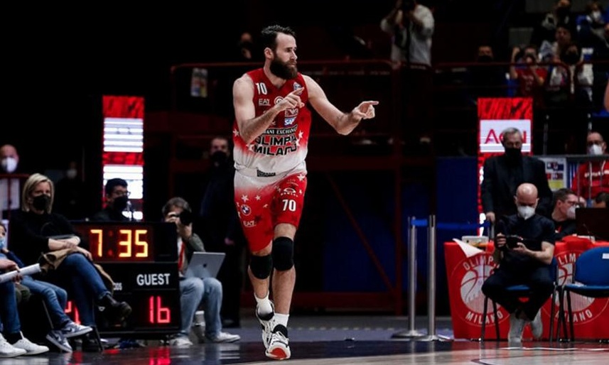 Αρμάνι: Ζημιά με τον Ντατόμε