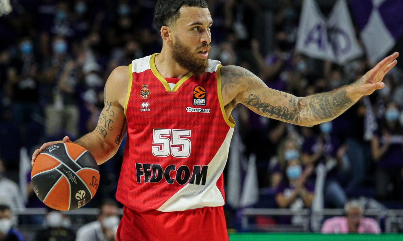 Euroleague: MVP του Μαρτίου ο Τζέιμς (video)