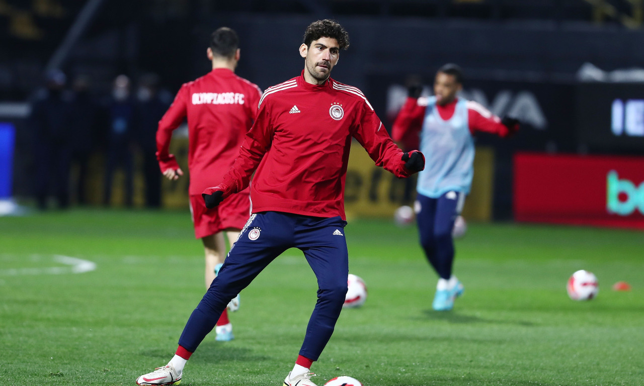 Ολυμπιακός-Σαχτάρ Ντόνετσκ: Ανησυχία με Μπουχαλάκη - Αποχώρησε με πρόβλημα