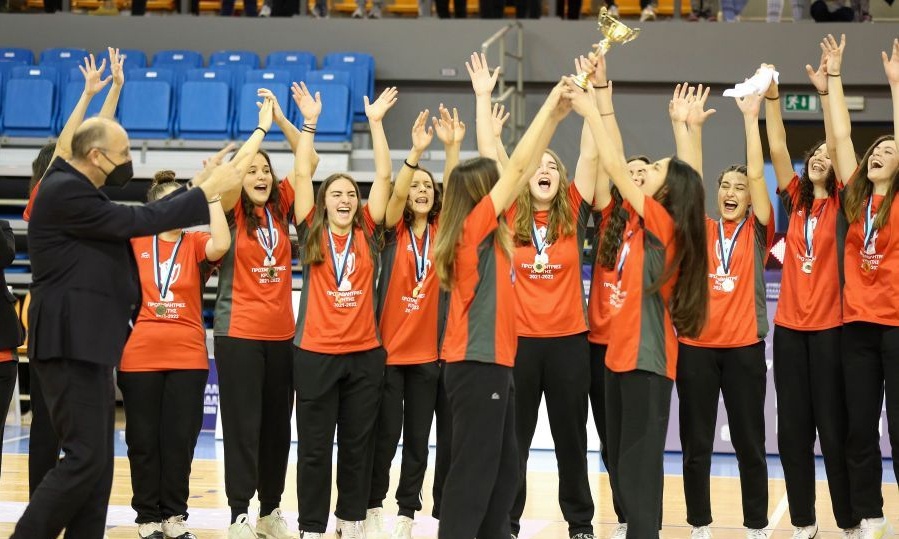 Ολυμπιακός: Η απονομή του Κυπέλλου και των μεταλλίων στα Χανιά (video)