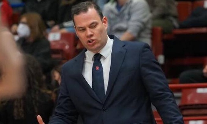 Βαρέζε: Απολύθηκε ο προπονητής για τσακωμό με παίκτη!