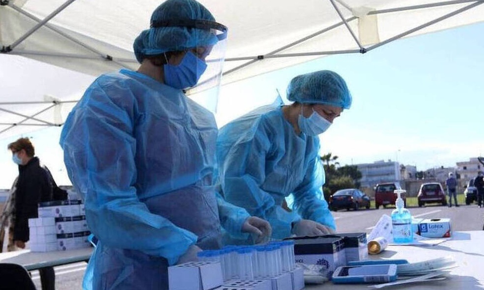 Κρούσματα σήμερα: 9.484 νέα ανακοίνωσε ο ΕΟΔΥ - 57 θάνατοι και 334 διασωληνωμένοι