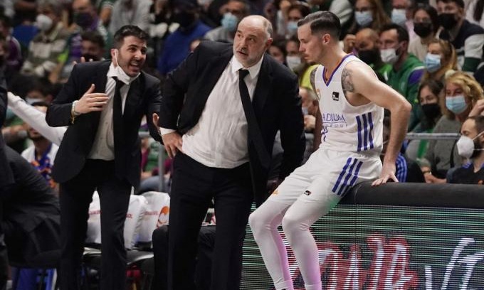 Λάσο: «Ερτέλ και Τόμπκινς υπολογίζονται για τα παιχνίδια με τη Μακάμπι»