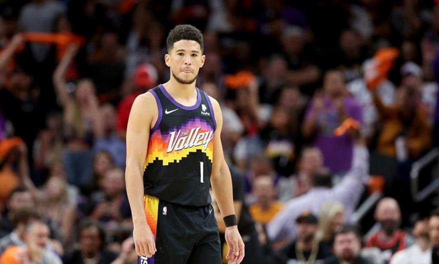 NBA: Έντονη ανησυχία για Μπούκερ (video)