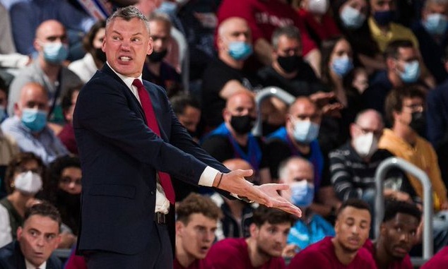 Μπαρτσελόνα-Μπάγερν Μονάχου: Ξέσπασε στους διαιτητές ο Γιασικεβίτσιους και δέχθηκε τεχνική ποινή