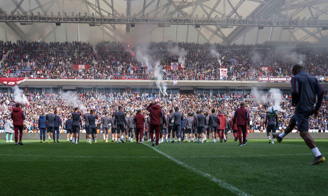 Μαγεία για Μπακασέτα, Σιώπη - 40.000 στην προπόνηση της Τραμπζονσπόρ για τίτλο έπειτα από 38 χρόνια!