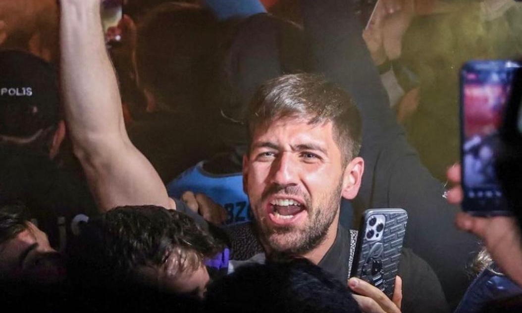 ΑΕΚ: Συνεχάρη Μπακασέτα - «Ένα ακόμα πανάξιο πρωτάθλημα στην καριέρα σου»