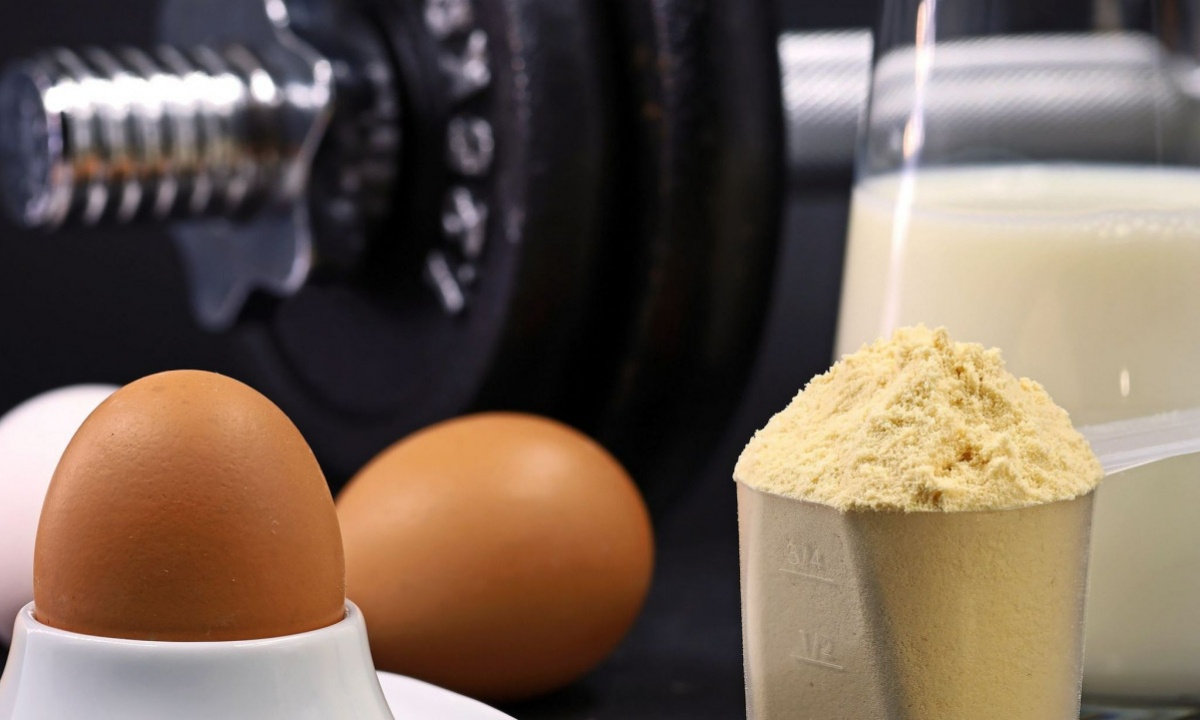 Πώς γίνεται η σκόνη πρωτεΐνης και ποια είναι η κατάλληλη για εσάς;