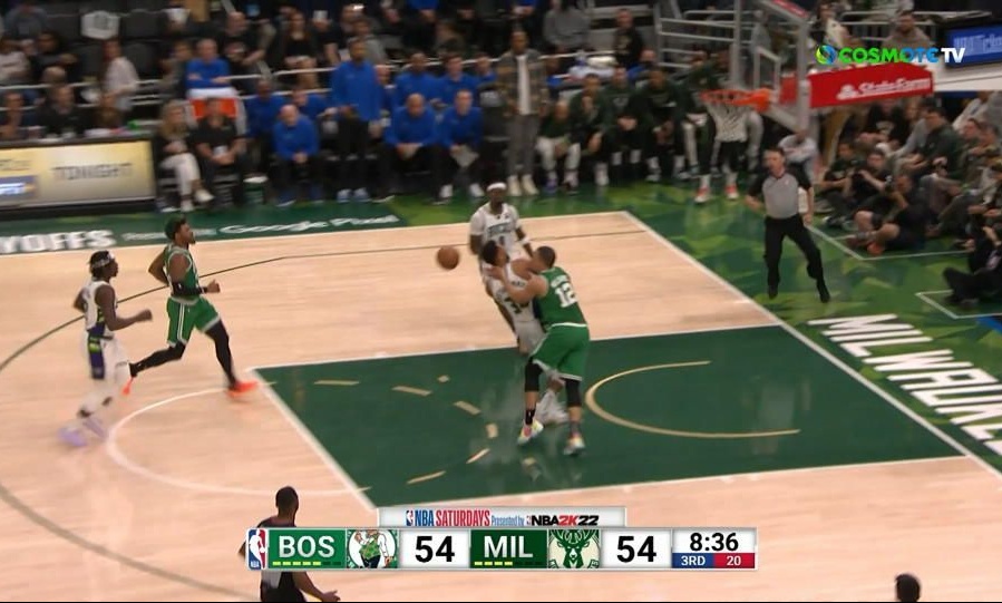 Γιάννης Αντετοκούνμπο: Ένταση με Ουίλιαμς  - Το έριξε στον χορό ο «Greek Freak»