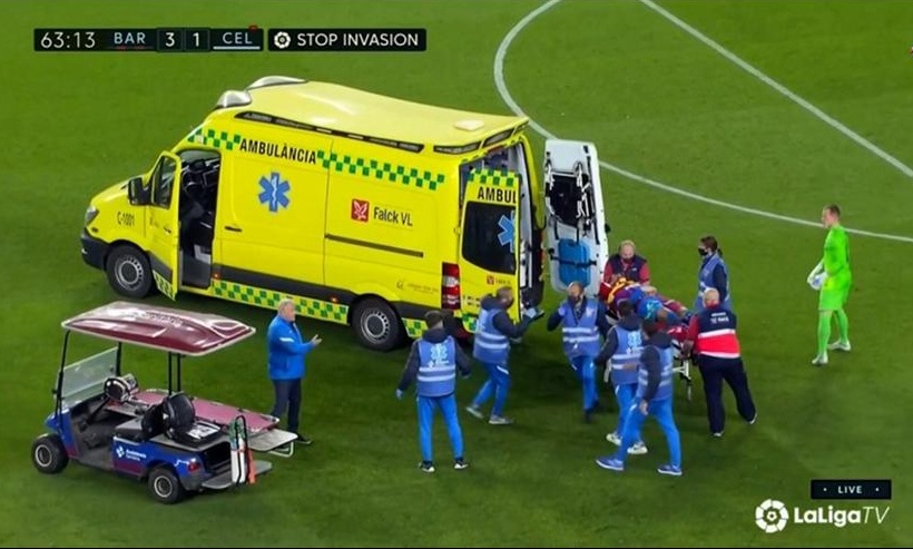 Μπαρτσελόνα-Θέλτα: Σοκαριστικός τραυματισμός για Αραούχο - Δεν χωρούσε στο ασθενοφόρο το φορείο