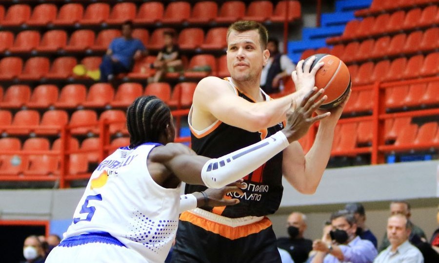 Επεισόδιο Αγραβάνη με Ζάρα - «Γαλλικά» και αποβολές (photos+video)