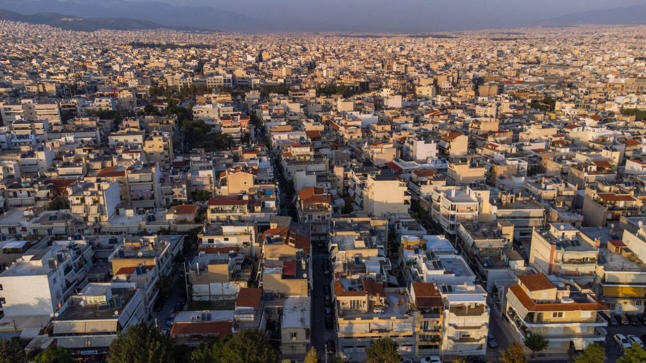 Υπουργείο Οικονομικών: 8 στους 10 πολίτες πληρώνουν ακόμα χαμηλότερο ΕΝΦΙΑ