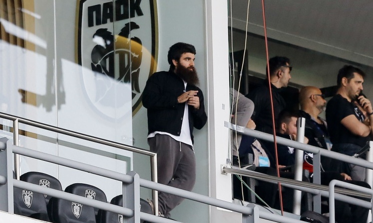 ΠΑΟΚ-Άρης: Άφησε μούσι ο Γιώργος Σαββίδης - Έτσι εμφανίστηκε στην Τούμπα (photos)