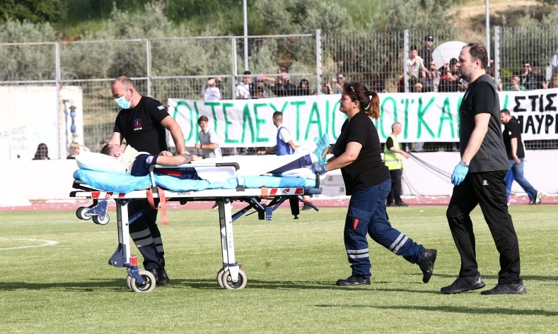 Λεβαδειακός-Βέροια: Χτύπησαν παίκτη στους πανηγυρισμούς και αποχώρησε με φορείο (pics)