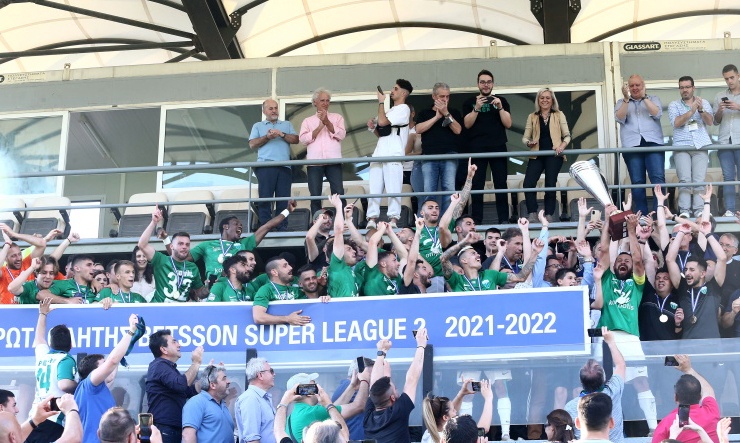 Λεβαδειακός-Βέροια 1-0: Η απονομή της κούπας και το γλέντι ανόδου στη Λιβαδειά (photos+videos)