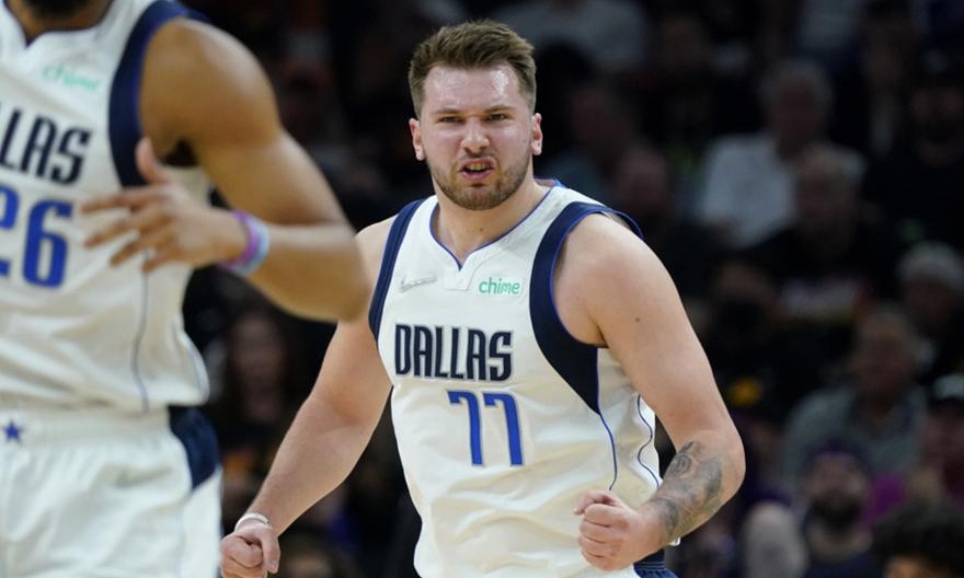 NBA: Ο απίθανος Ντόντσιτς έστειλε τους Μάβερικς στους τελικούς της Δύσης (video)