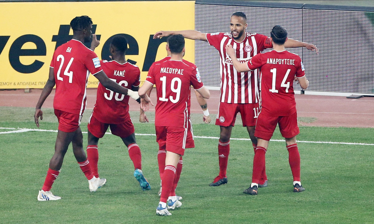 ΑΕΚ-Ολυμπιακός: Χατ τρικ ο Ελ Αραμπί - Φινάλε με γιούχα στο ΟΑΚΑ (photos+video)