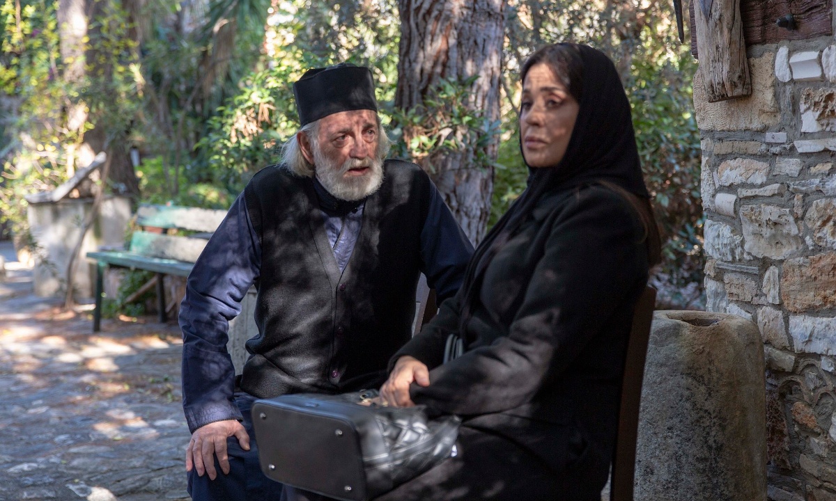 Σασμός spoiler: Η απίστευτη κίνηση της πονηρής... Καλλιόπης στον παππά και η επική αντίδρασή του