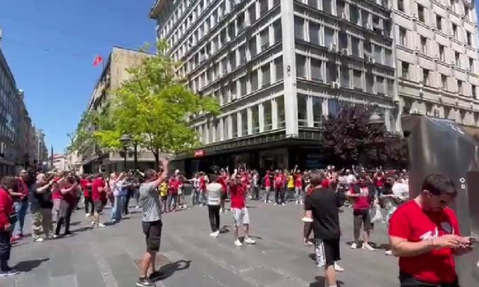 Euroleague Final Four 2022: Η ατμόσφαιρα στο Βελιγράδι από τους οπαδούς του Ολυμπιακού (video)