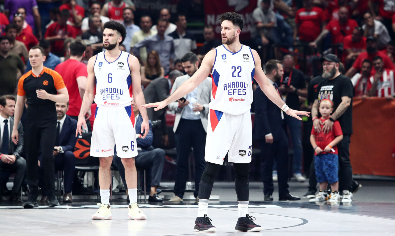 Ολυμπιακός-Αναντολού Εφές: Η «βόμβα» του Μίτσιτς και τα στιγμιότυπα της αναμέτρησης