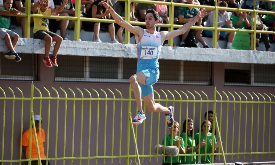 Στίβος – Παπαφλέσσεια 2022: Νικητής με μεγάλο άλμα στα 8,22 μέτρα ο Μίλτος Τεντόγλου