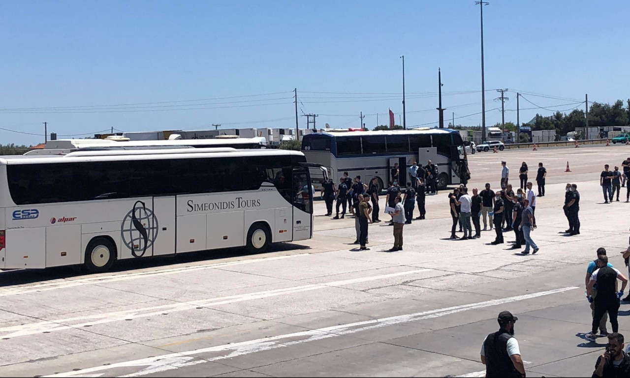 Τελικός Κυπέλλου: Στις Αφίδνες τα πρώτα πούλμαν οπαδών του ΠΑΟΚ - Αυστηροί έλεγχοι (photos+video)