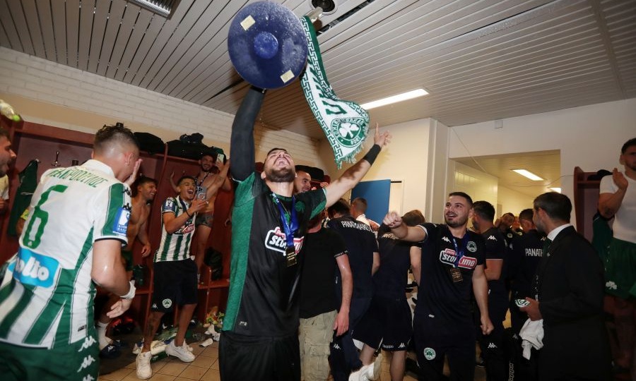 Τελικός Κυπέλλου Ελλάδας: Απίθανο πάρτι και στα αποδυτήρια του Παναθηναϊκού με την κούπα (vid)