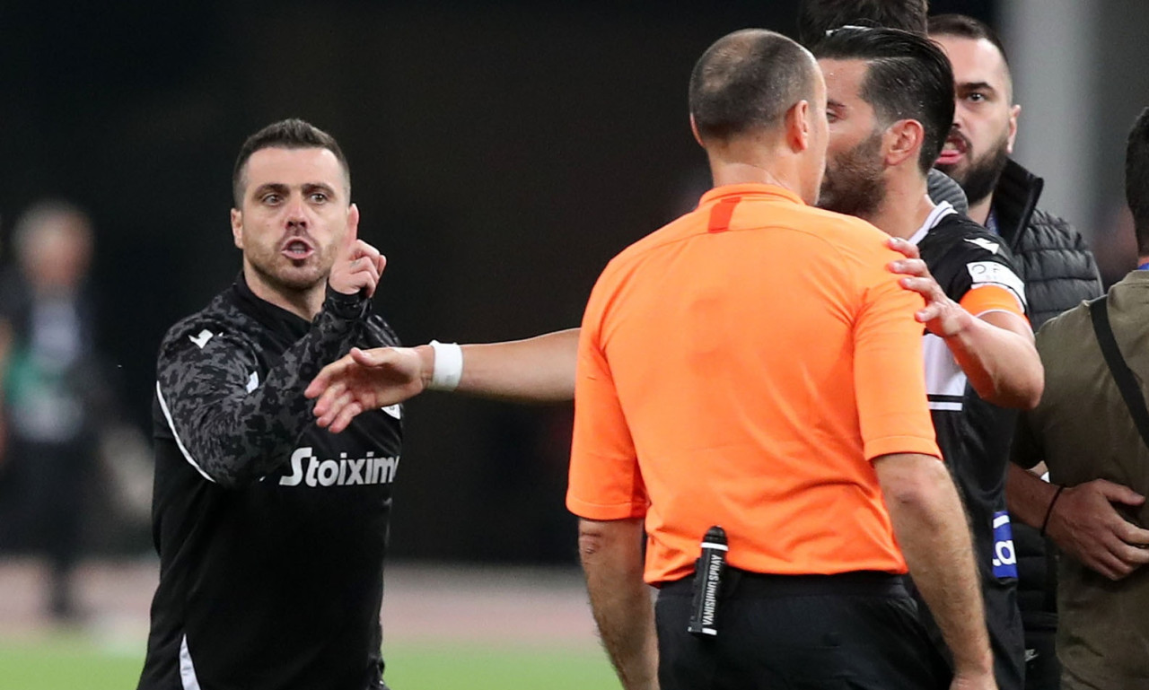 Βιεϊρίνια: «Ο διαιτητής τα έκανε μπάχαλο»