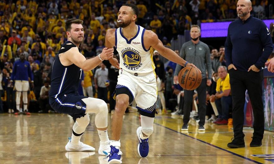 NBA: Ουόριορς για τελικούς - Απίστευτη ανατροπή απέναντι σε Μάβερικς (video)