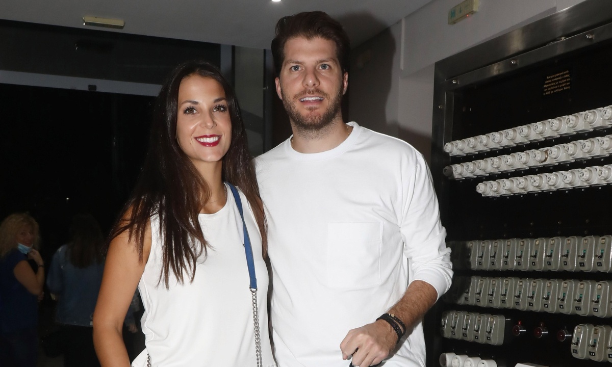 Ραφτείτε! Ο Λούκας Γιώρκας έκανε πρόταση γάμου στη σύντροφό του και παντρεύονται!