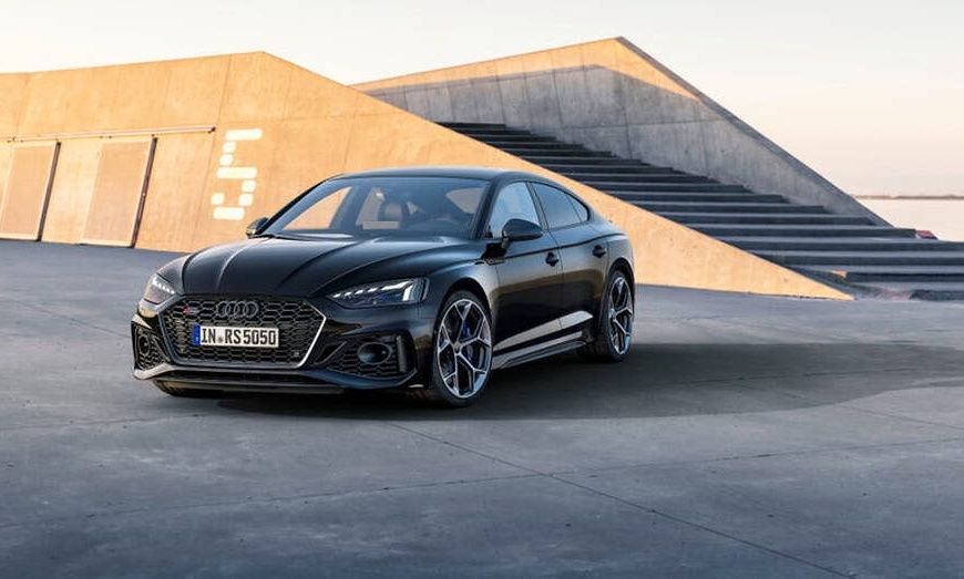 To Audi RS5 εξοπλίζεται με το Competition Package και περιμένει την BMW M3