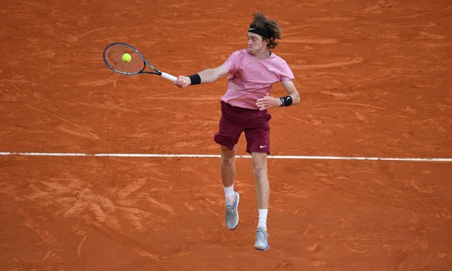 Roland Garros: Πρόκριση με αποδοκιμασίες για Ρούμπλεφ - Η επικίνδυνη έκρηξη του Ρώσου (vid)