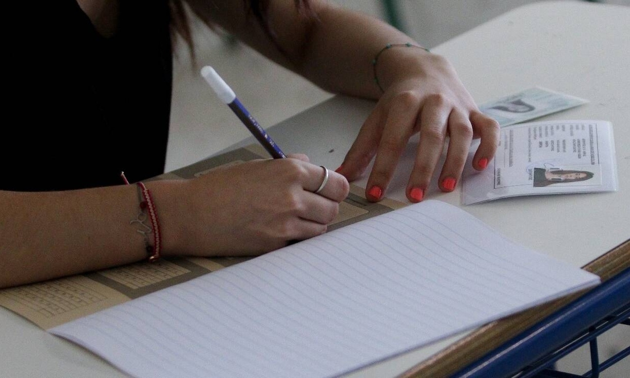 Χωρίς μάσκα στα σχολεία από 1η Ιουνίου, υποχρεωτική στις εξετάσεις