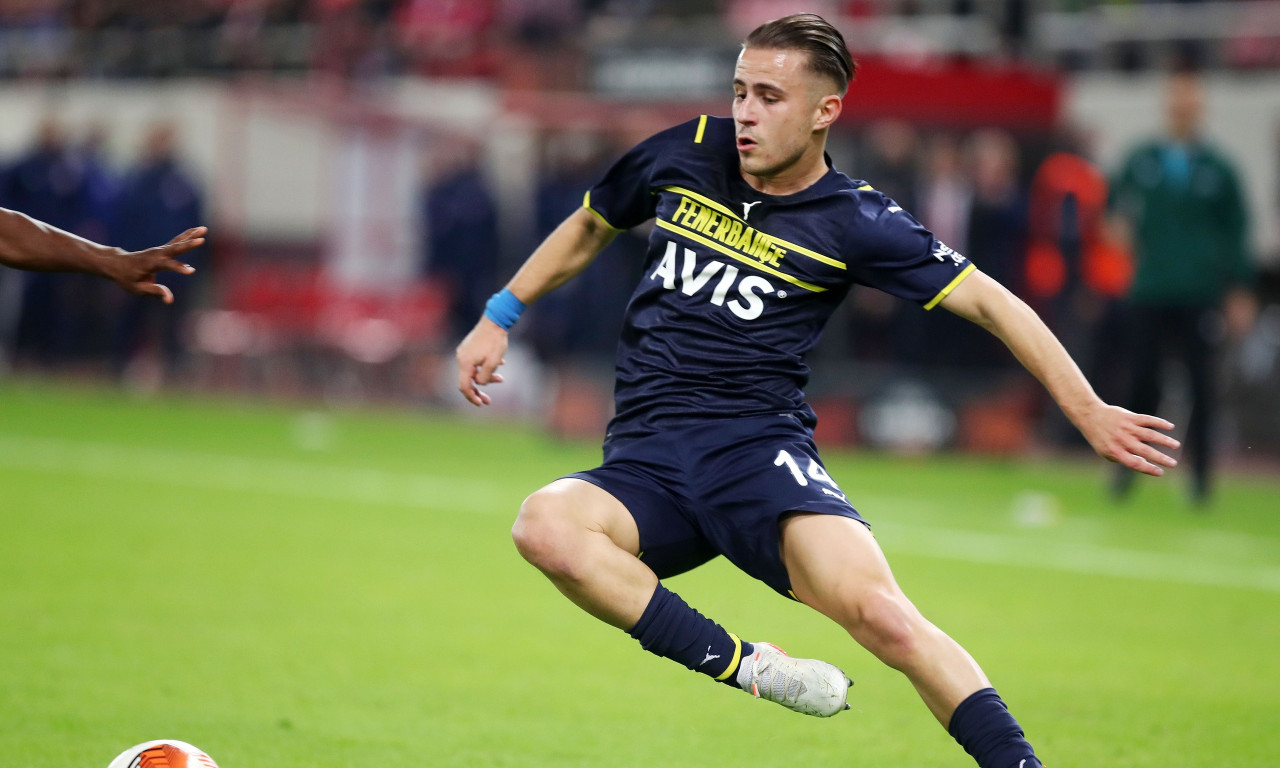 Δημήτρης Πέλκας: Σενάρια για Αγγλία – Πώς συνδέεται ο Ατζούν