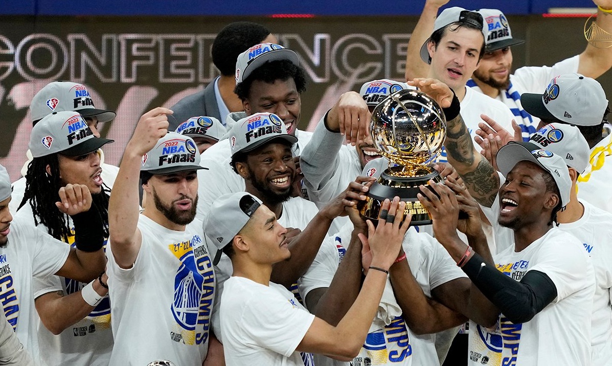 NBA: Η επιστροφή των Ουόριορς - «Καθάρισαν» τους Μάβερικς και βρέθηκαν στους τελικούς (video)