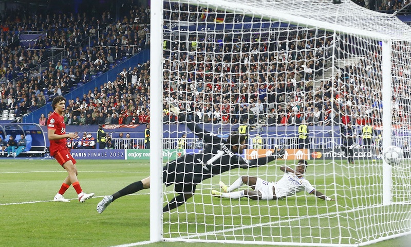 Τελικός Champions League Λίβερπουλ-Ρεάλ Μαδρίτης 0-1: Το 14ο με υπογραφή Βινίσιους, Κουρτουά (vids)