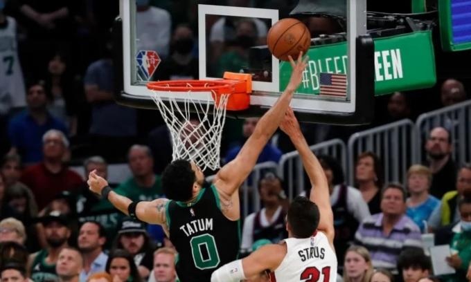 NBA: To Top-5 του Game 6 των Σέλτικς με τους Χιτ (video)