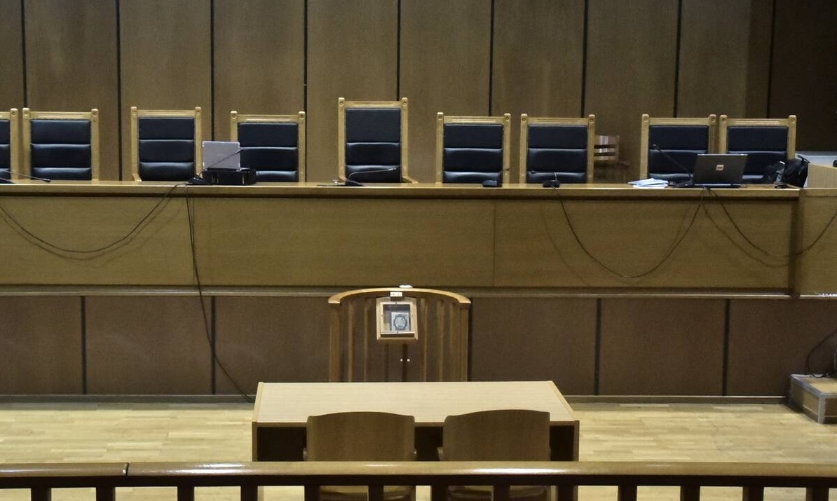 Έρχονται περικοπές μισθού και κόψιμο αδειών σε δικαστές που καθυστερούν να εκδώσουν αποφάσεις