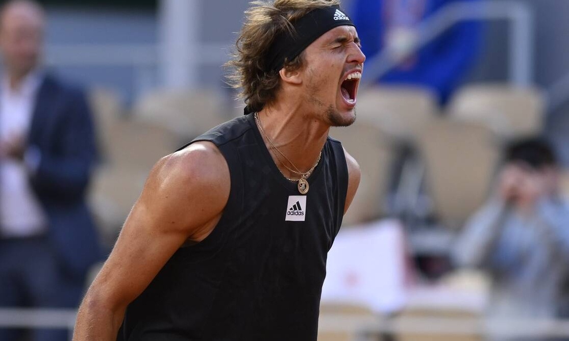 Roland Garros: «Έκοψε» το σερί του Αλκαράθ και πήγε στα ημιτελικά ο Ζβέρεφ