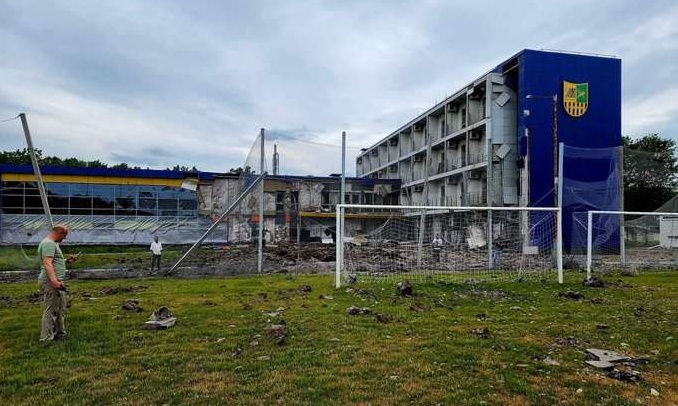 Πόλεμος στην Ουκρανία: Βομβαρδίστηκε το προπονητικό κέντρο της Μέταλιστ (photos)