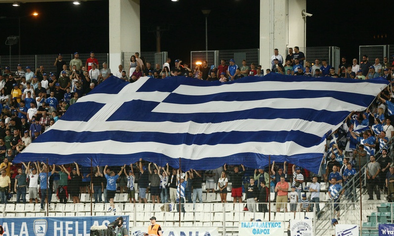 Ελλάδα-Κύπρος: Θαυμάσια ατμόσφαιρα στο Πανθεσσαλικό - Eυκαιρίες από Λημνιό και Πίττα (vids+pics)