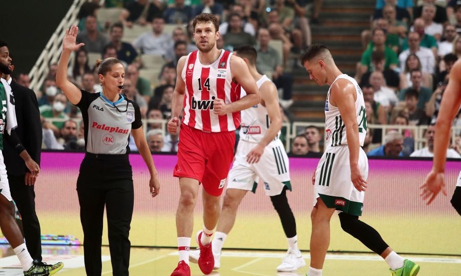 Παναθηναϊκός ΟΠΑΠ-Ολυμπιακός 72-78: Κατάρρευση και 2-0 με ντροπιαστική διαιτητική ασίστ (video)