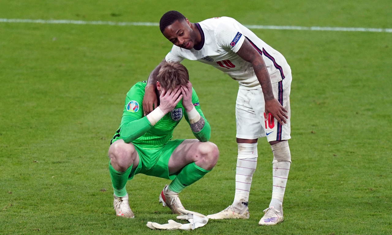 Αγγλία: Ξέσπασμα του Τύπου μετά την ήττα-ντροπή από την Ουγγαρία (photos+video)