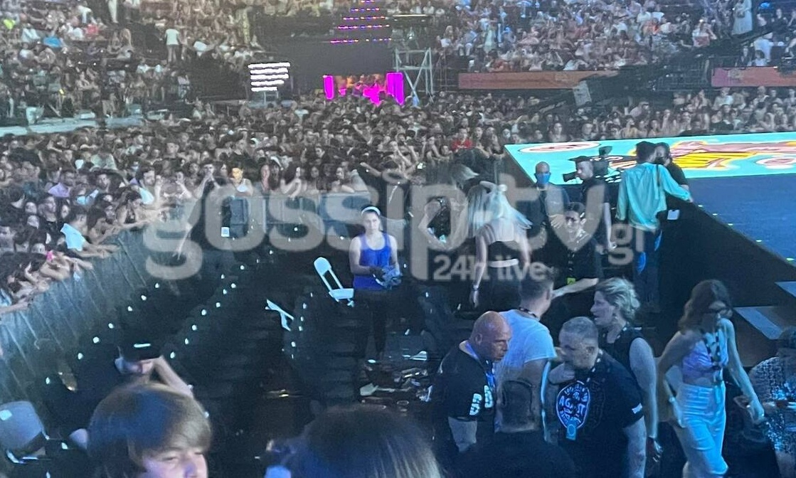 Έπεσε ξύλο μεταξύ τράπερς στα MAD VMA 2022  - Διεκόπη η εκδήλωση (video)